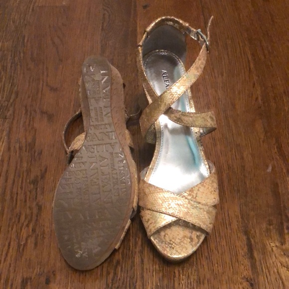 END OF YEAR SALE! | Alfani Jersey Sand Wedges - Picture 4 of 8